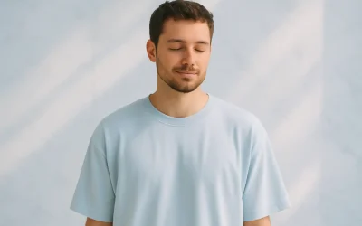 Comment porter un t-shirt oversize sans effet « sac » ?