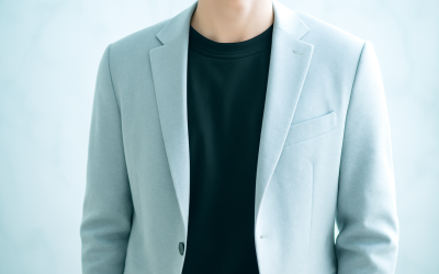 Pourquoi le t-shirt noir est-il indispensable en hiver ?