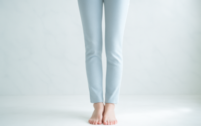 Quel pantalon choisir pour créer une jambe allongée ?