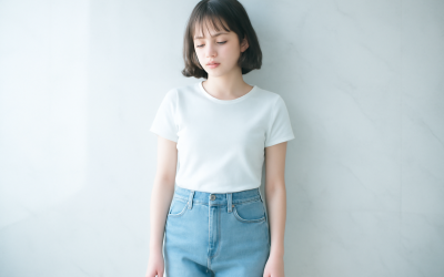 Comment porter un pantalon taille haute quand on est petite ?