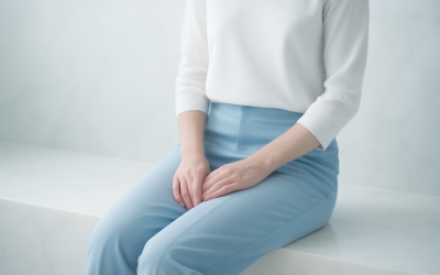 Quel pantalon privilégier pour un rendu structuré toute la journée ?