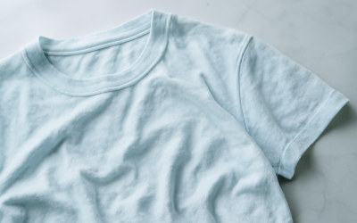 Pourquoi certains t-shirts boulochent et comment l’éviter ?
