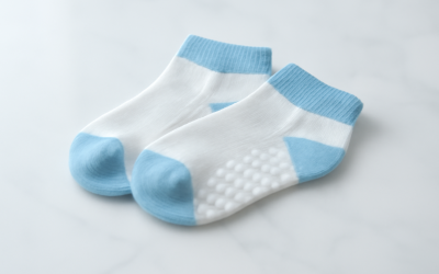 Les chaussettes antidérapantes conviennent-elles avec des derbies ?