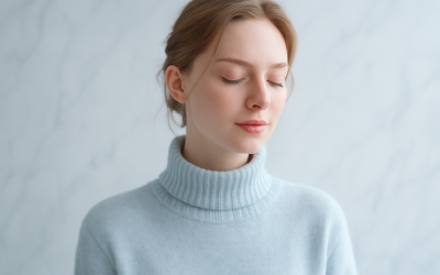 Quel col de pull valorise une carrure étroite ?